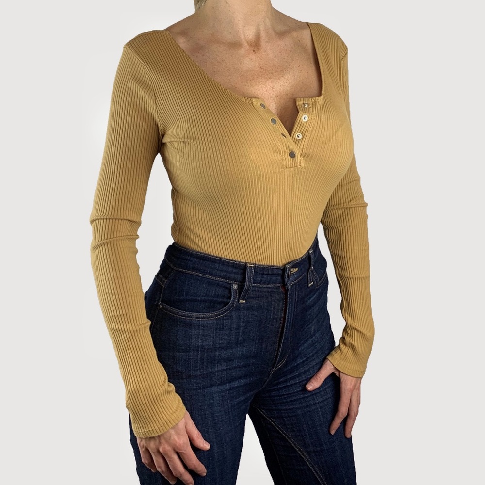 ☀️4/25 NWT Shinestar Henley-Style Ribbed Bodysuit